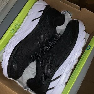 Hoka One Clifton 6 size 8w